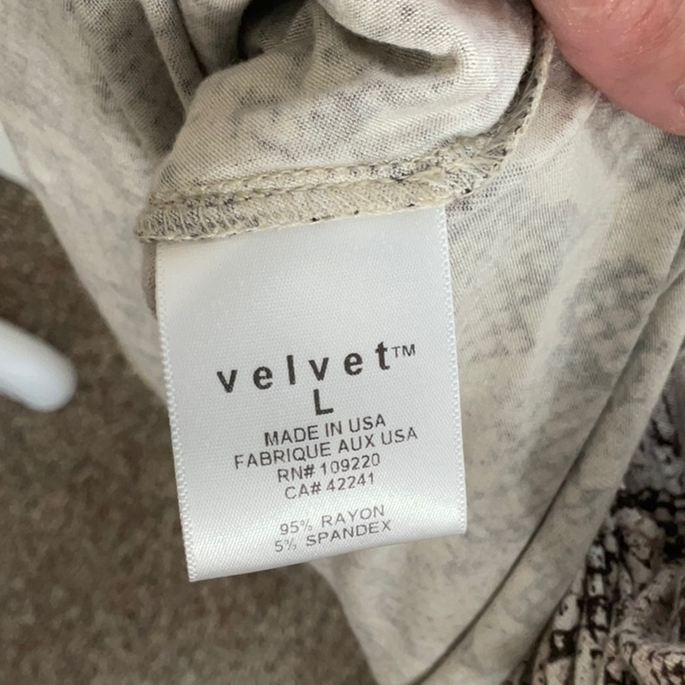Velvet Chic Sleeveless Snake Print Midi Dress - Picture 12 of 12